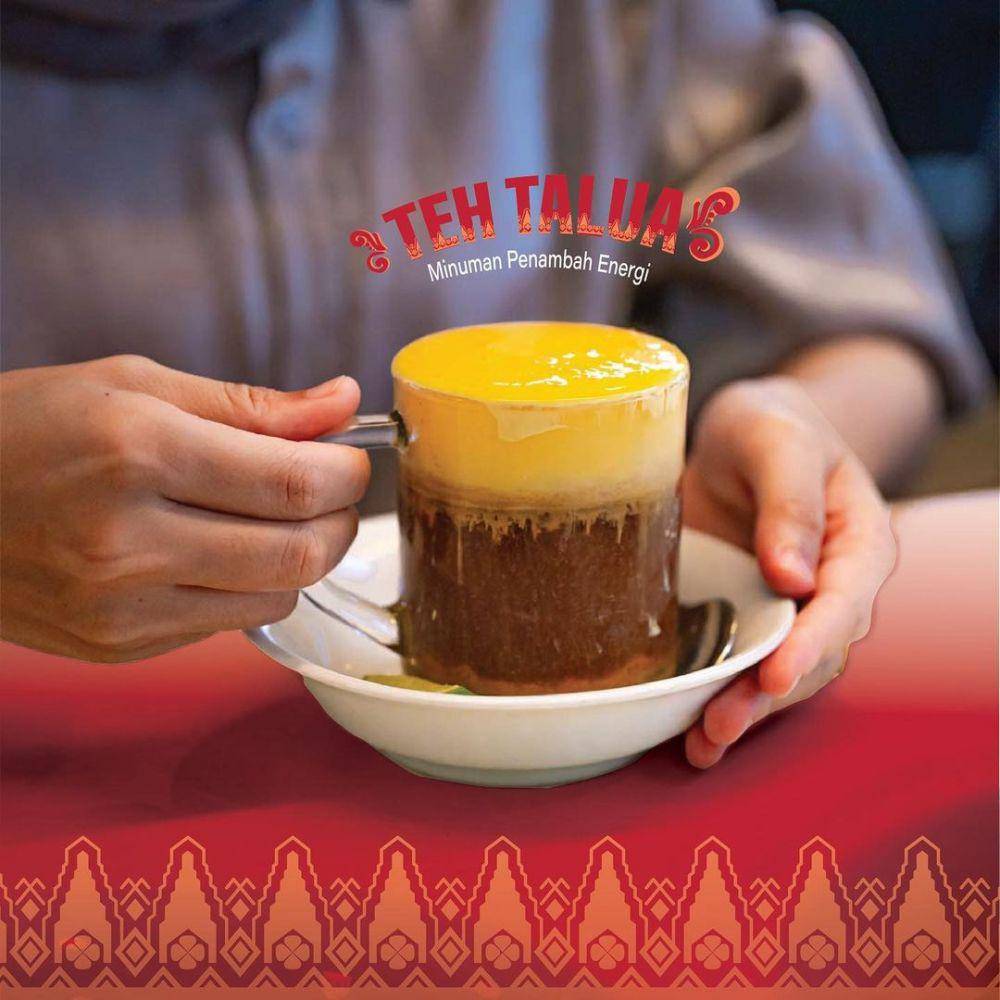 sajian teh talua di Padang Payakumbuah (instagram.com/padangpayakumbuah)