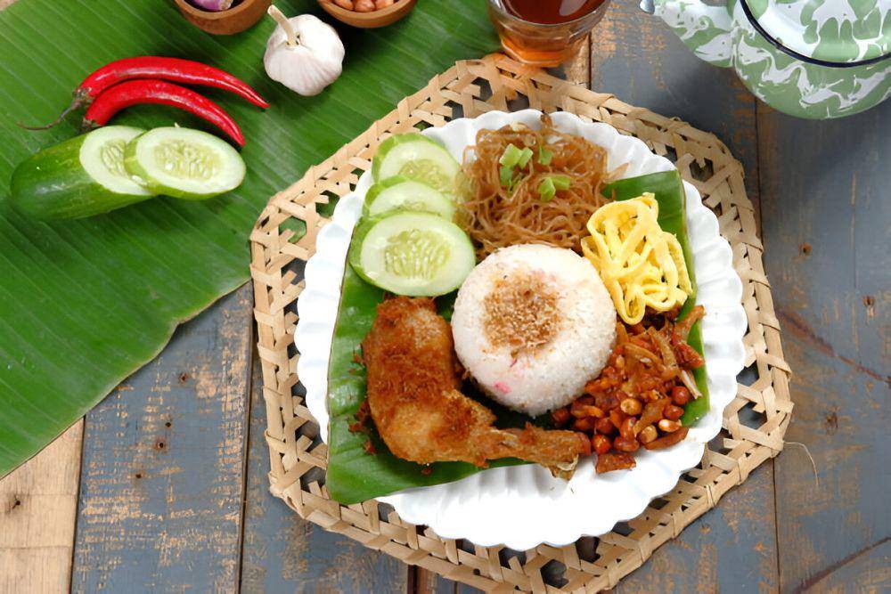 Ilustrasi nasi uduk. (istockphoto.com/Edy Gunawan)