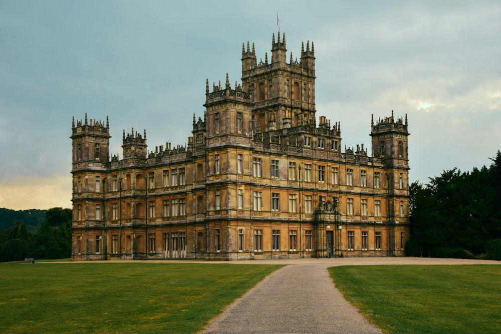 Sejarah Kastil Highclere di Serial Downton Abbey, Ternyata Berhantu?