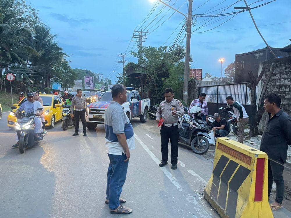 Tragis! Pemotor Tewas Terlindas Truk di Kawah Tengkurep Palembang