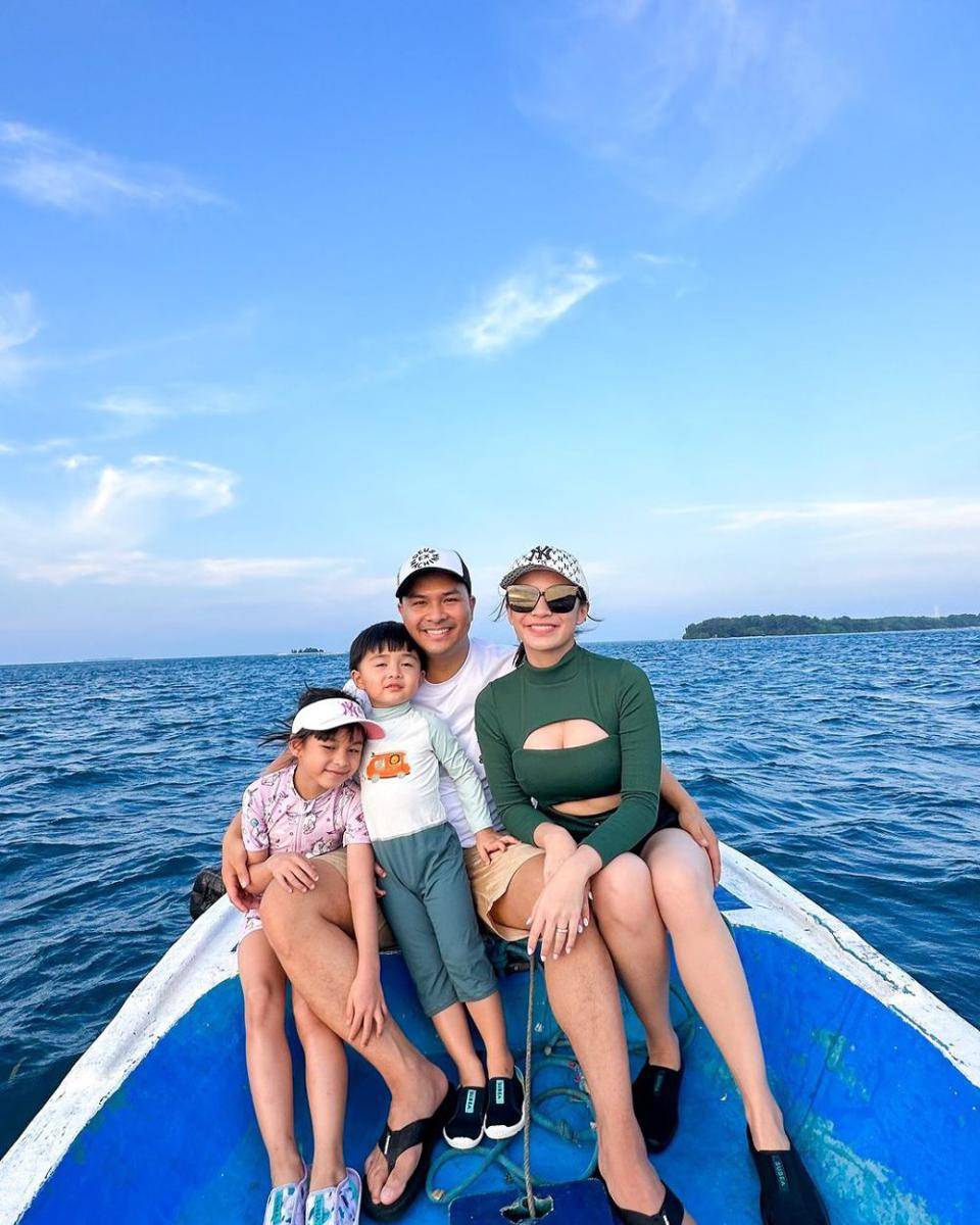Glenn Alinskie dan keluarga di Kepulauan Seribu. (instagram.com/glennalinskie)