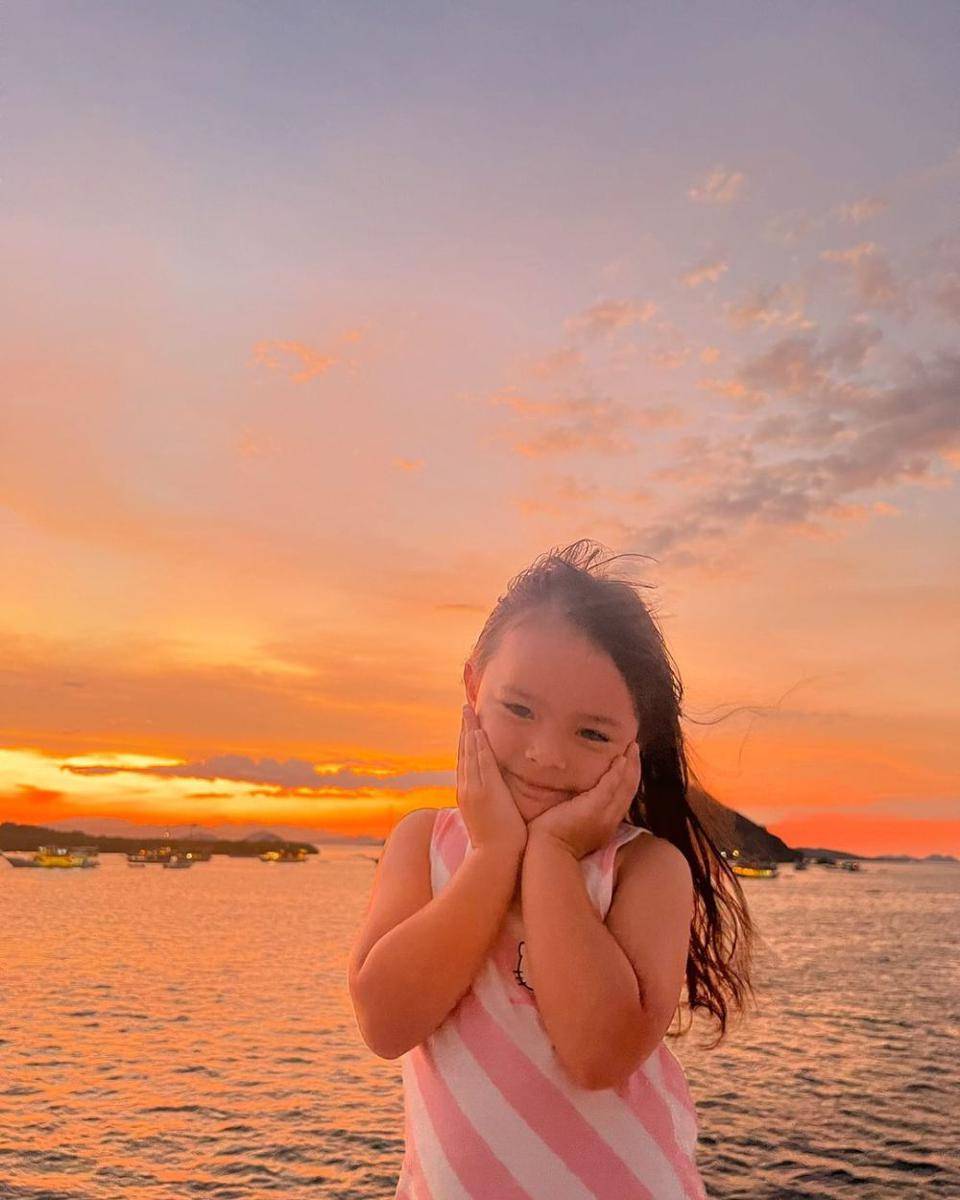 Momen liburan keluarga Asmirandah di Labuan Bajo (instagram.com/asmirandah89)