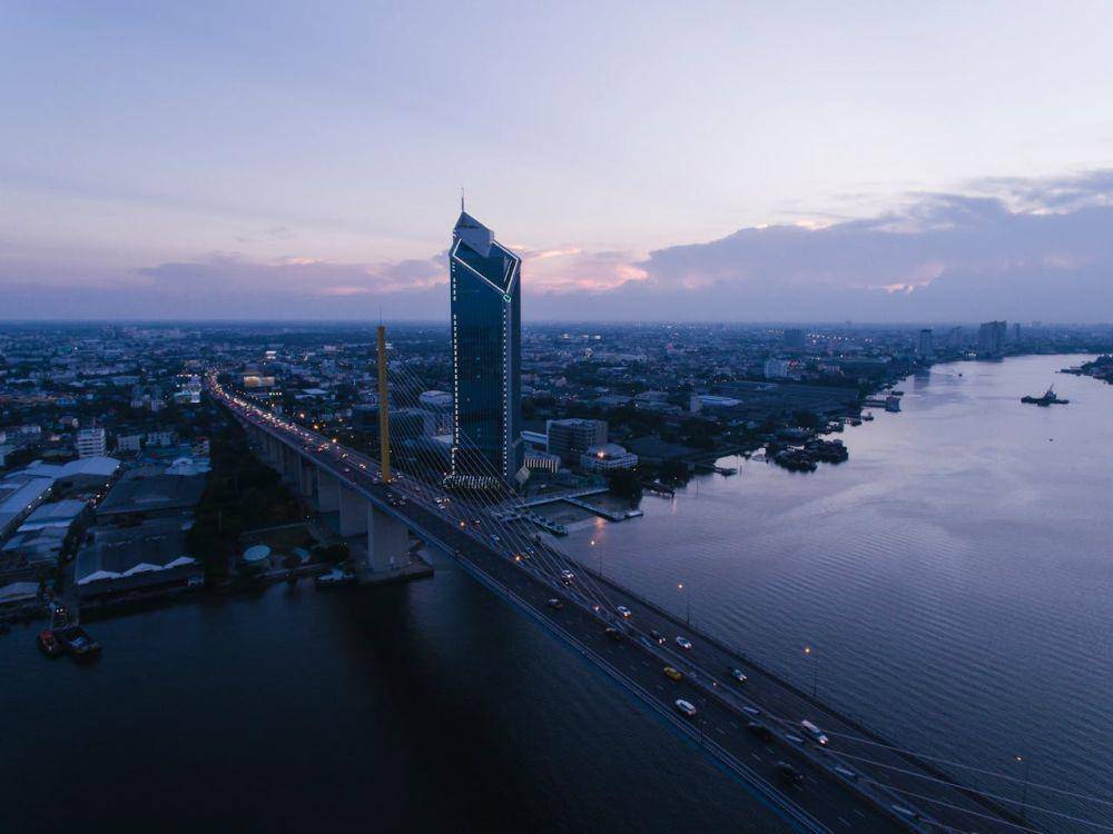 ilustrasi Sungai Chao Praya di sore hari (pexels.com/Mikhail Nilov)
