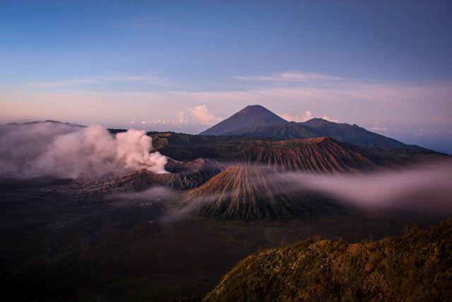 5 Danau di Kaki Gunung Semeru, Ada Apa Saja?