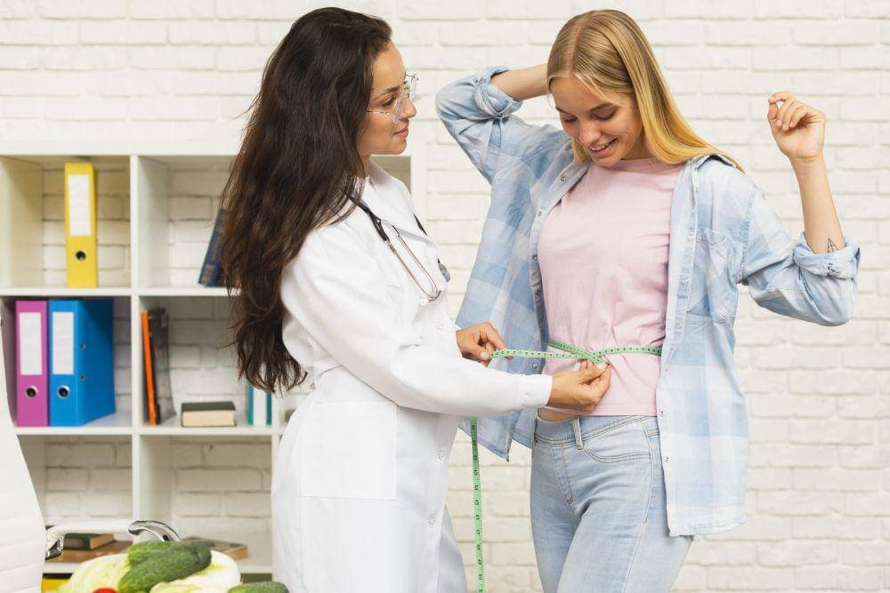 ilustrasi konsultasi dengan ahli gizi (freepik.com/freepik)