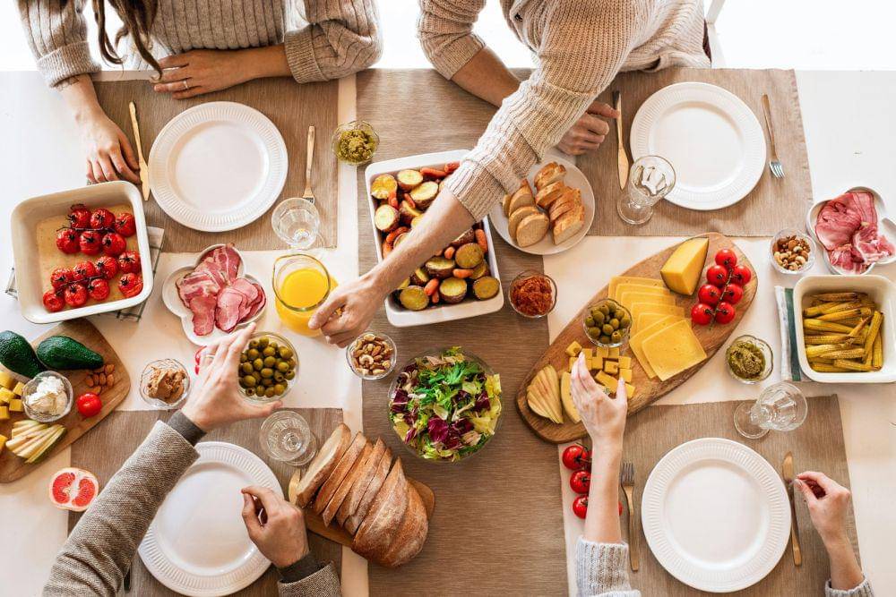 ilustrasi makanan bergizi (pexels.com/Alexy Almond)