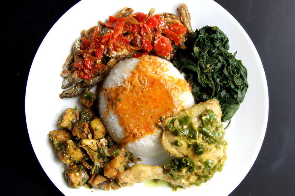 7 Rekomendasi Nasi Padang Terenak di Sidoarjo, Bikin Ngiler!