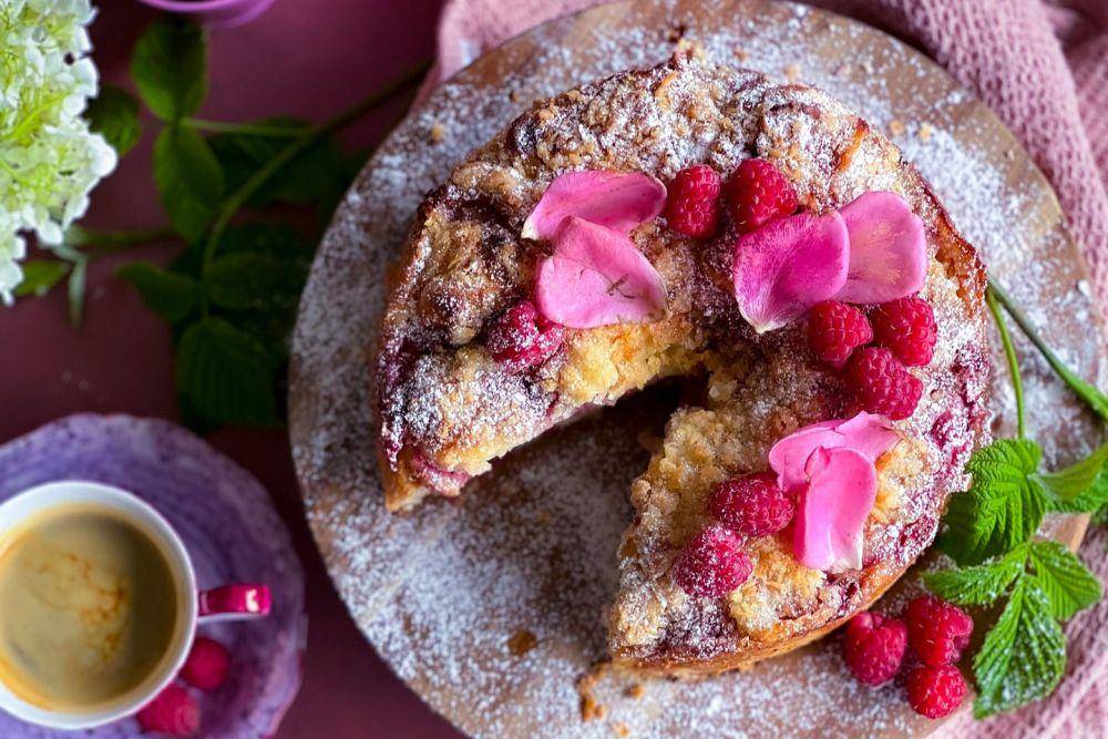 ilustrasi strawberry cake (pixabay.com/PixelPerfectMom)