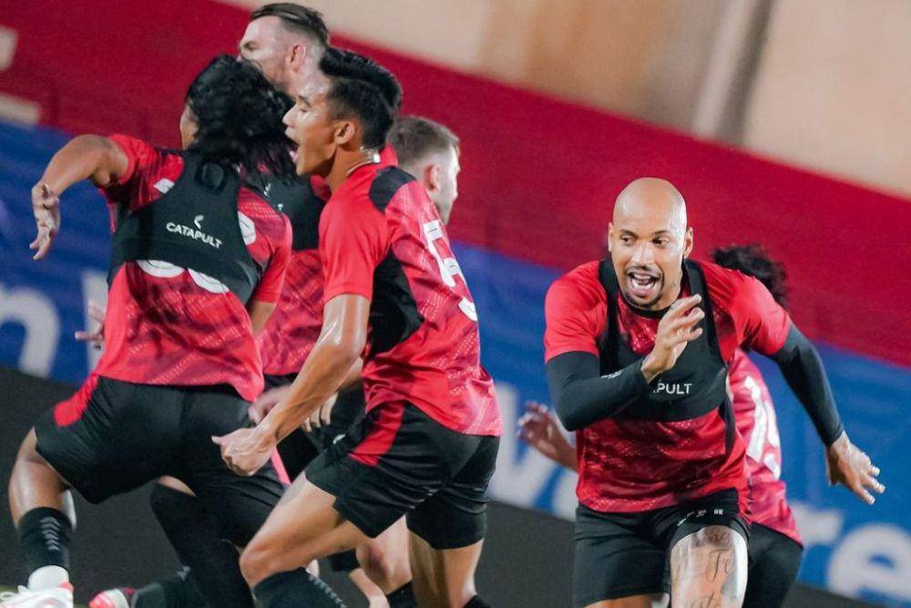 Para pemain Persija Jakarta dalam sesi official training di Stadion Sultan Agung Bantul, DI Yogyakarta, pada Sabtu 28 September 2024. (Instagram.com/persija)