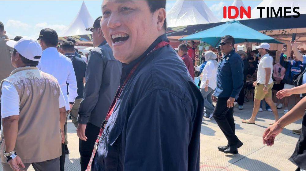 Menteri BUMN saat mendampingi Presiden menyaksikan balapan utama MotoGP Indonesia di Sirkuit Mandalika, Minggu (29/9/2024). (IDN Times/Linggauni)