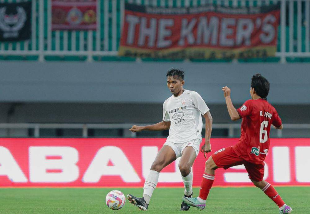 Potret duel Semen Padang vs Persis Solo yang berakhir 0-0, Minggu (29/9/2024). (X/@persisofficial)