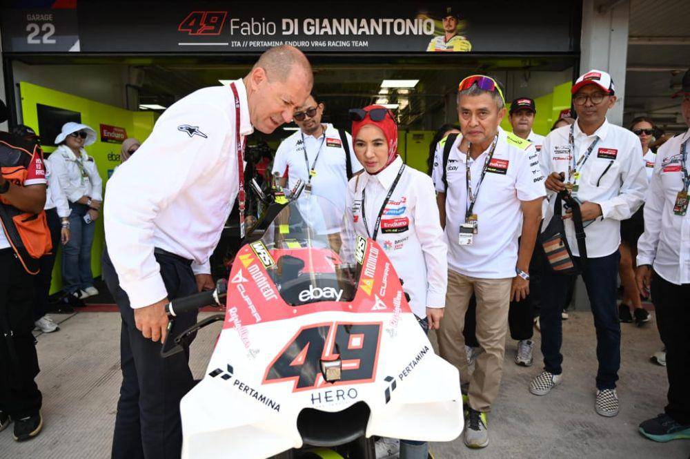 Presiden Joko Widodo hadir dan membuka perhelatan Pertamina Grand Prix of Indonesia 2024 di Pertamina Mandalika International Circuit, Kabupaten Lombok Tengah, pada Minggu, 29 September 2024. (Dok. Pertamina)