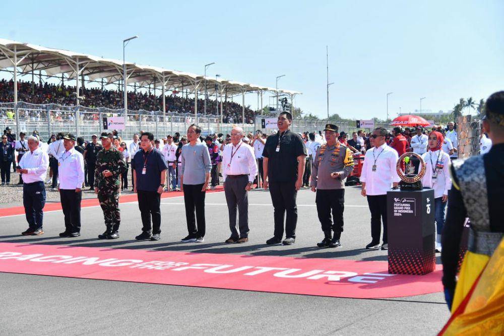 Presiden Joko Widodo hadir dan membuka perhelatan Pertamina Grand Prix of Indonesia 2024 di Pertamina Mandalika International Circuit, Kabupaten Lombok Tengah, pada Minggu, 29 September 2024. (Dok. Pertamina)