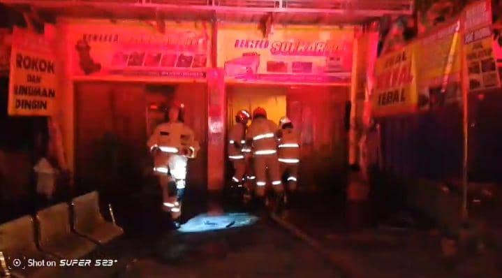 Bengkel di Kedungsari Surabaya Kebakaran, 1 Orang Terluka