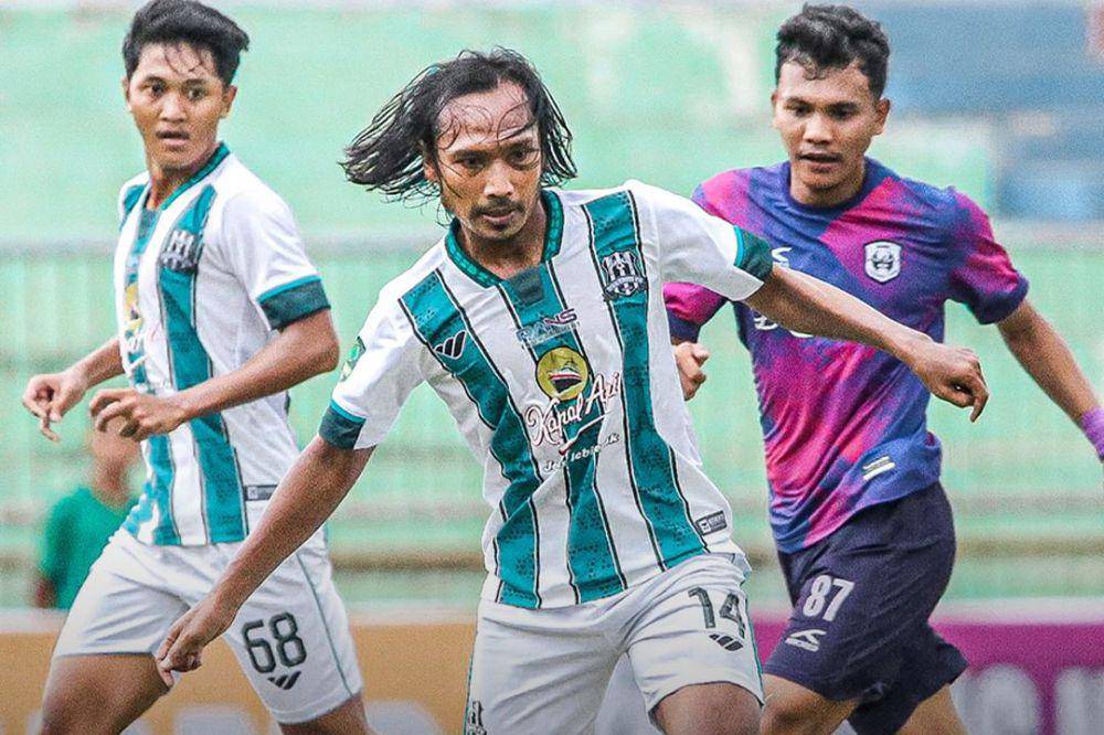 Deltras Sidoarjo dalam laga melawan RANS Nusantara pada pekan ketiga Grup 3 Liga 2 Indonesia 2024/2025. (instagram.com/deltras.official)