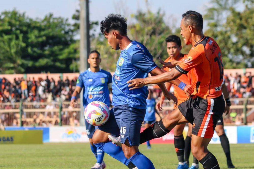 Gresik United dalam laga melawan Persibo Bojonegoro pada pekan pertama Grup 3 Liga 2 2024/2025. (instagram.com/gresikunited)