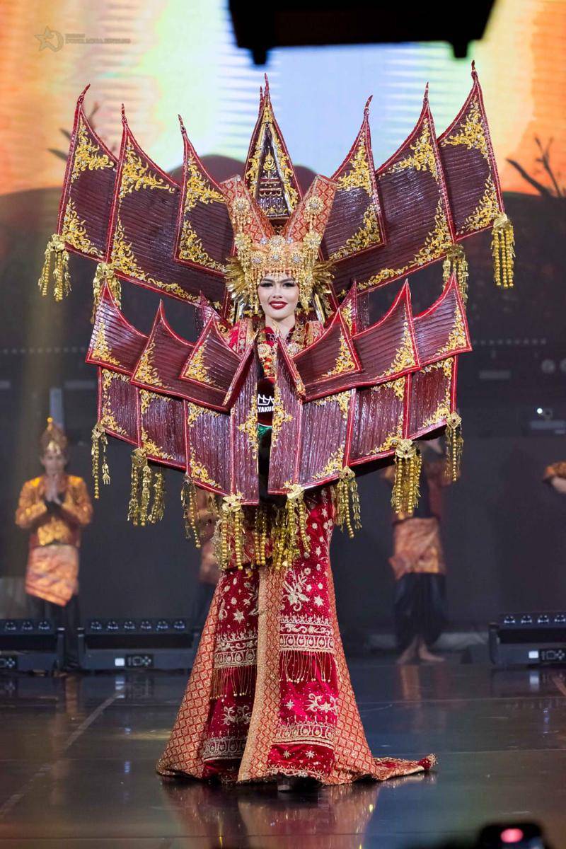 Potret Konferensi Pers Keberangkatan Nova Liana ke Ajang Miss Grand International 2024 (dok. Yayasan Dunia Mega Bintang)