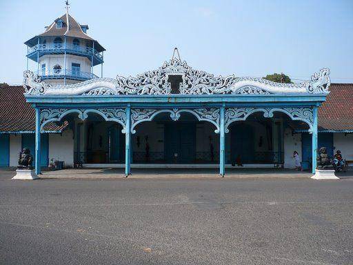 Keraton Surakarta (https://jatengprov.go.id/)