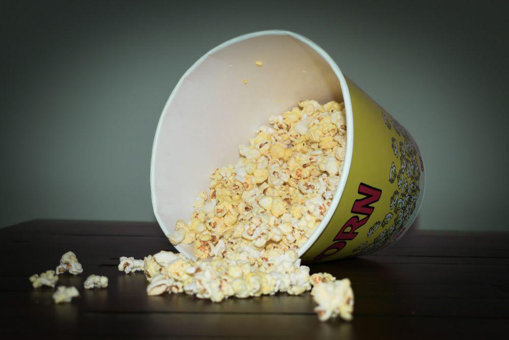 8 Tips Membuat Popcorn Karamel Seenak Bioskop