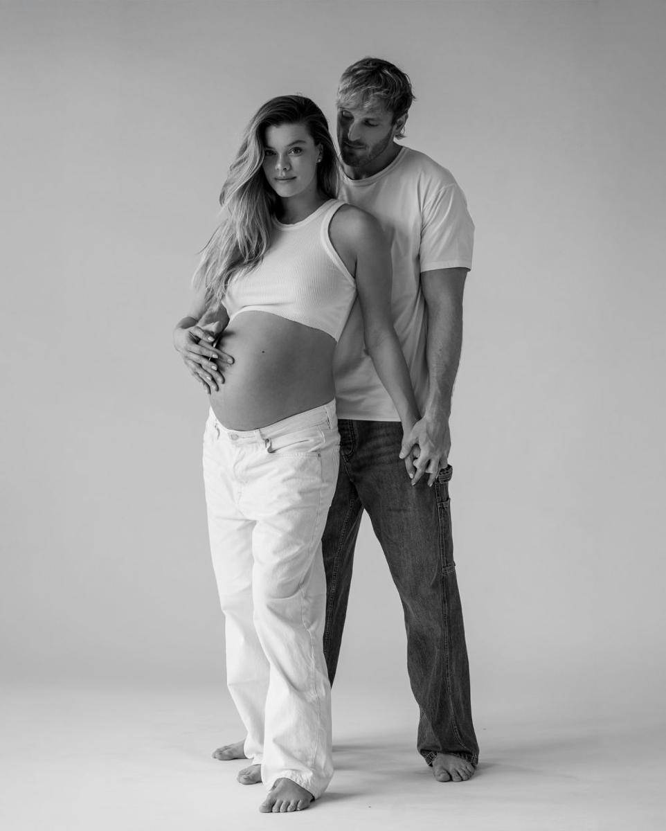 Logan Paul dan Nina Agdal pemotretan kehamilan (Instagram.com/loganpaul)