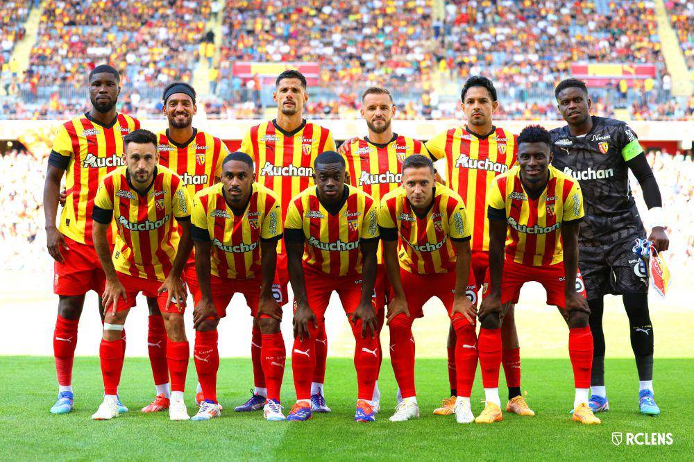 RC Lens (x.com/RCLens)