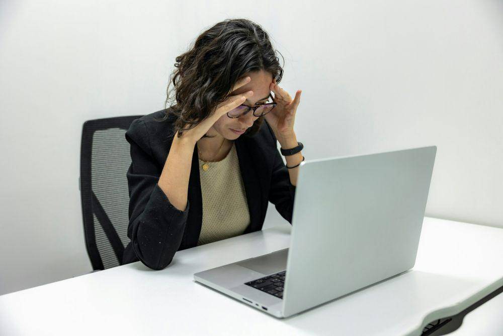 ilustrasi overwork (unsplash.com/Resume Genius)