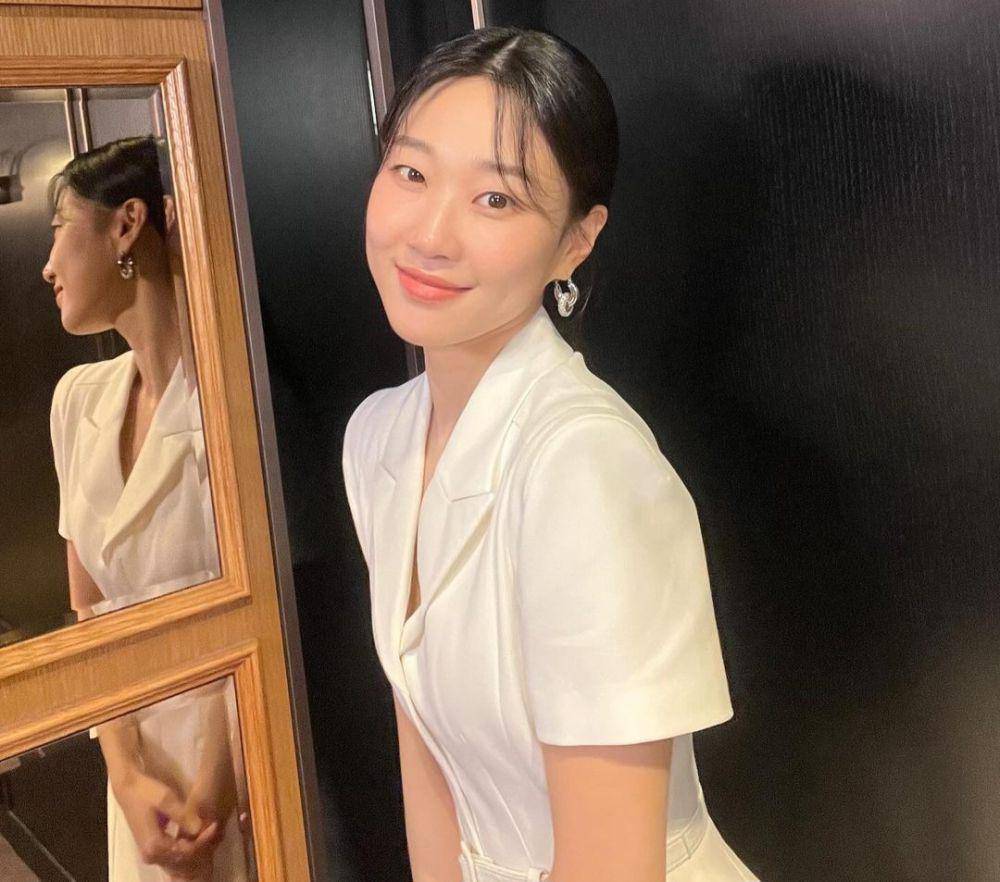 Ha Yoon Kyung (instagram.com/hayoonkie)