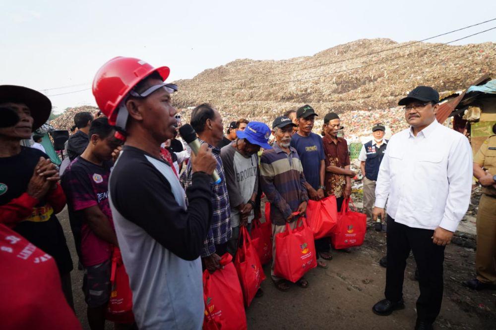 Mensos Ipul Gelontorkan Rp650 Miliar untuk Pemulung di Bantargebang