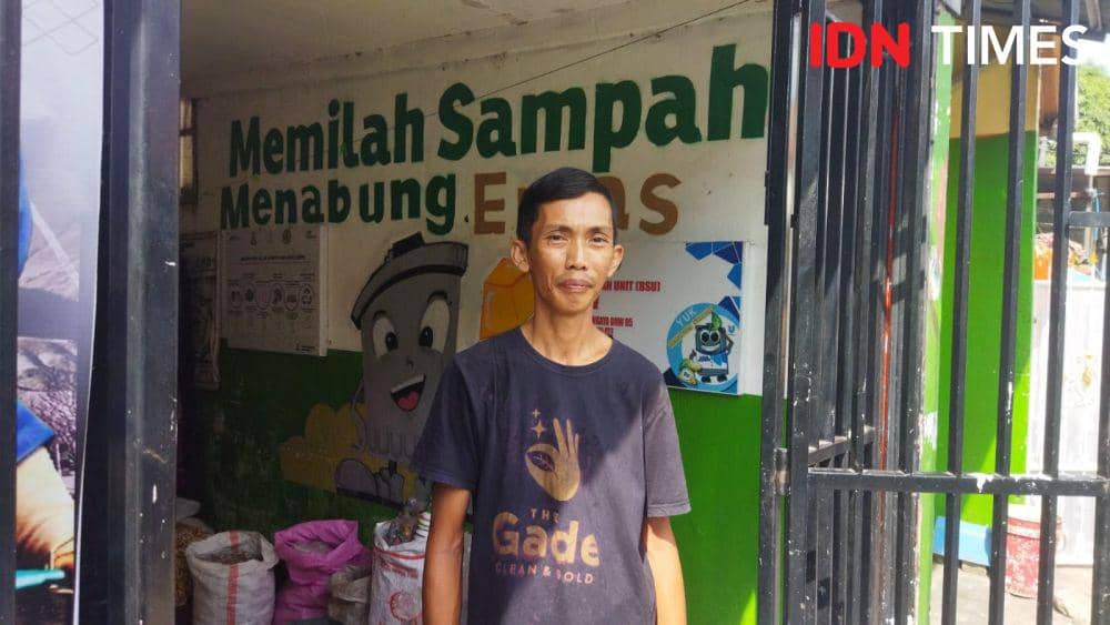 Faisal Baso, Direktur Bank Sampah Asoka V binaan Pegadaian di Kota Makassar. (IDN Times/Aan Pranata)