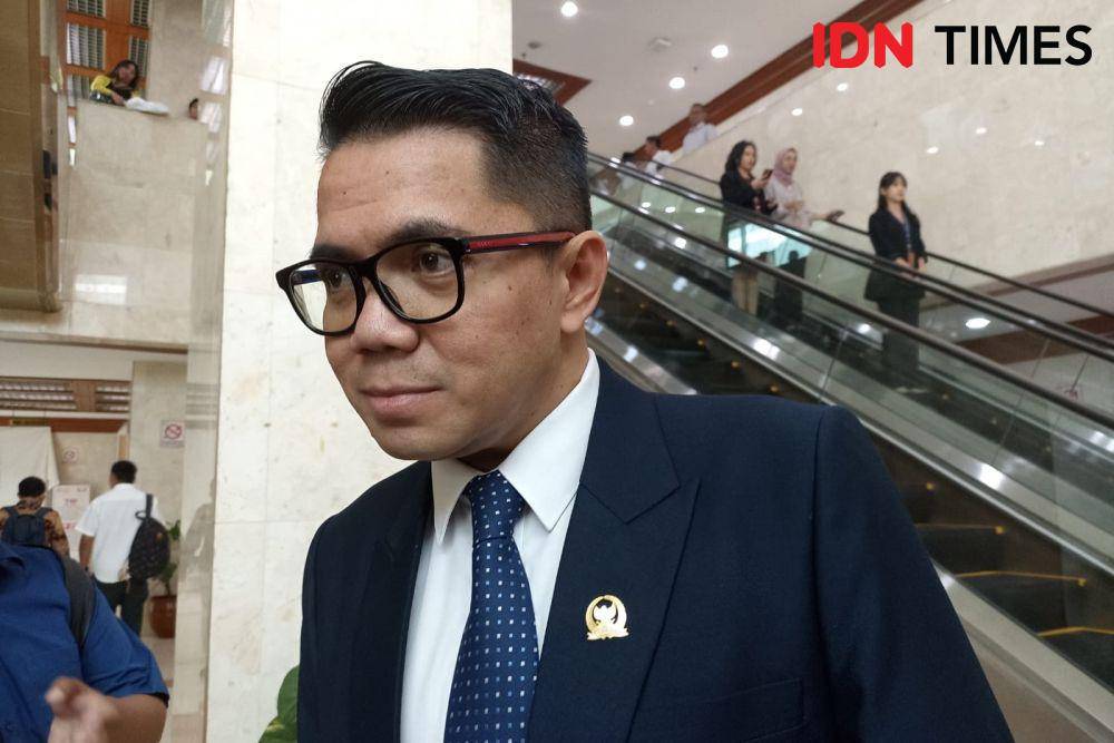 Politikus PDIP Arteria Dahlan mengundurkan diri sebagai Anggota DPR periode 2024-2029. (IDN Times/Amir Faisol)
