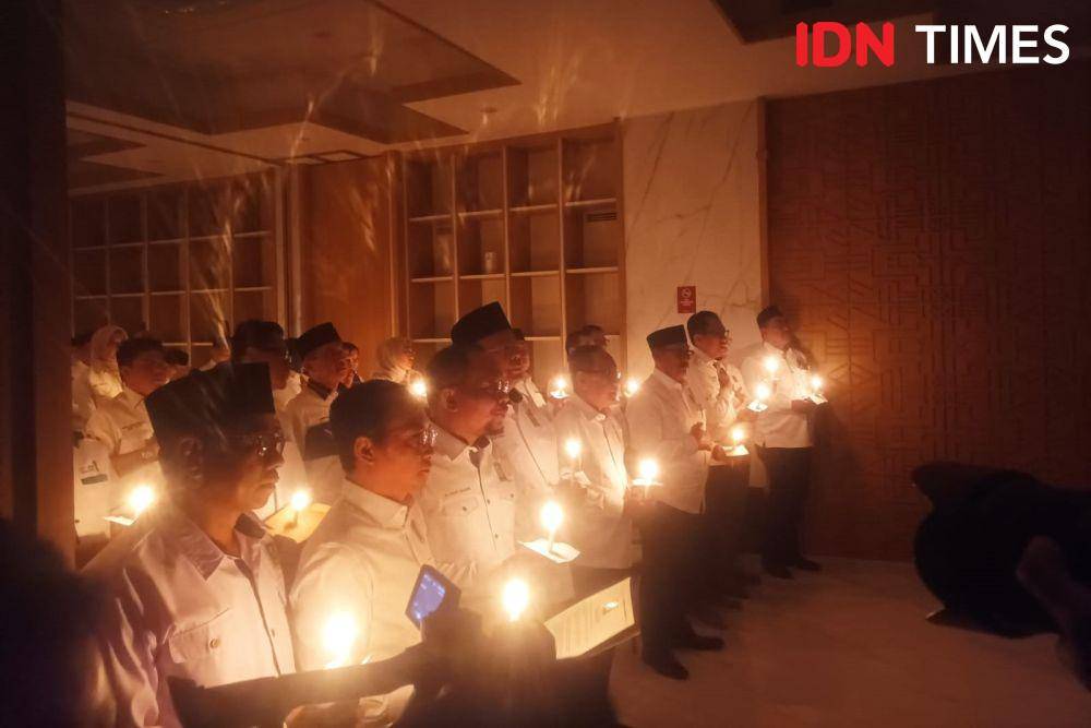 Cak Imin baiat 68 calon anggota legislatif DPR dari PKB di Kantor DPP PKB pada Senin (30/9/2024). (IDN Times/Dini Suciatiningrum)