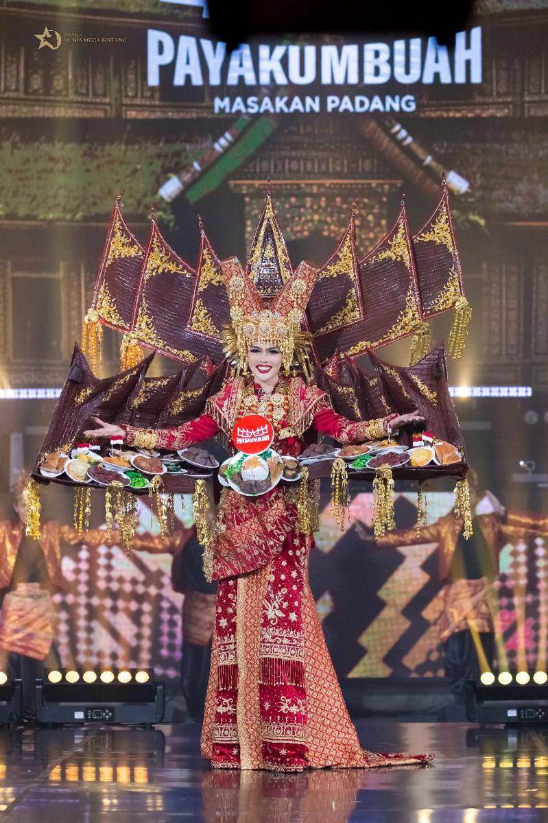 Potret Kostum Nasional Nova Liana di Miss Grand International 2024 (dok. Yayasan Dunia Mega Bintang)