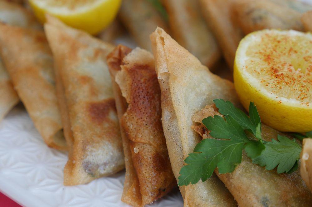 Resep Samosa Cokelat Pisang Karamel, Manisnya Melekat di Lidah