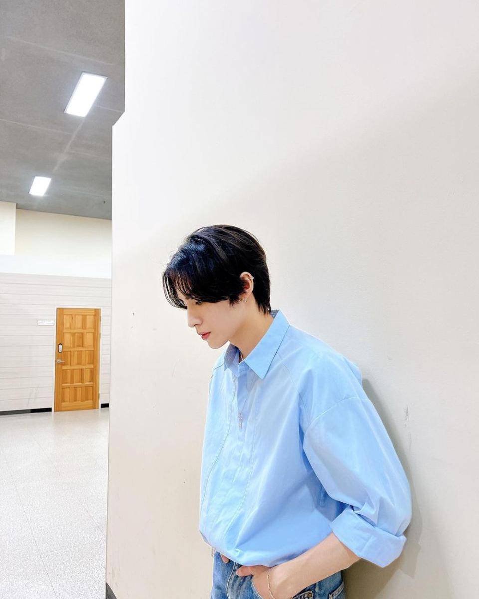 ide gaya hangout ala Xiaojun WayV (instagram.com/djxiao_888)