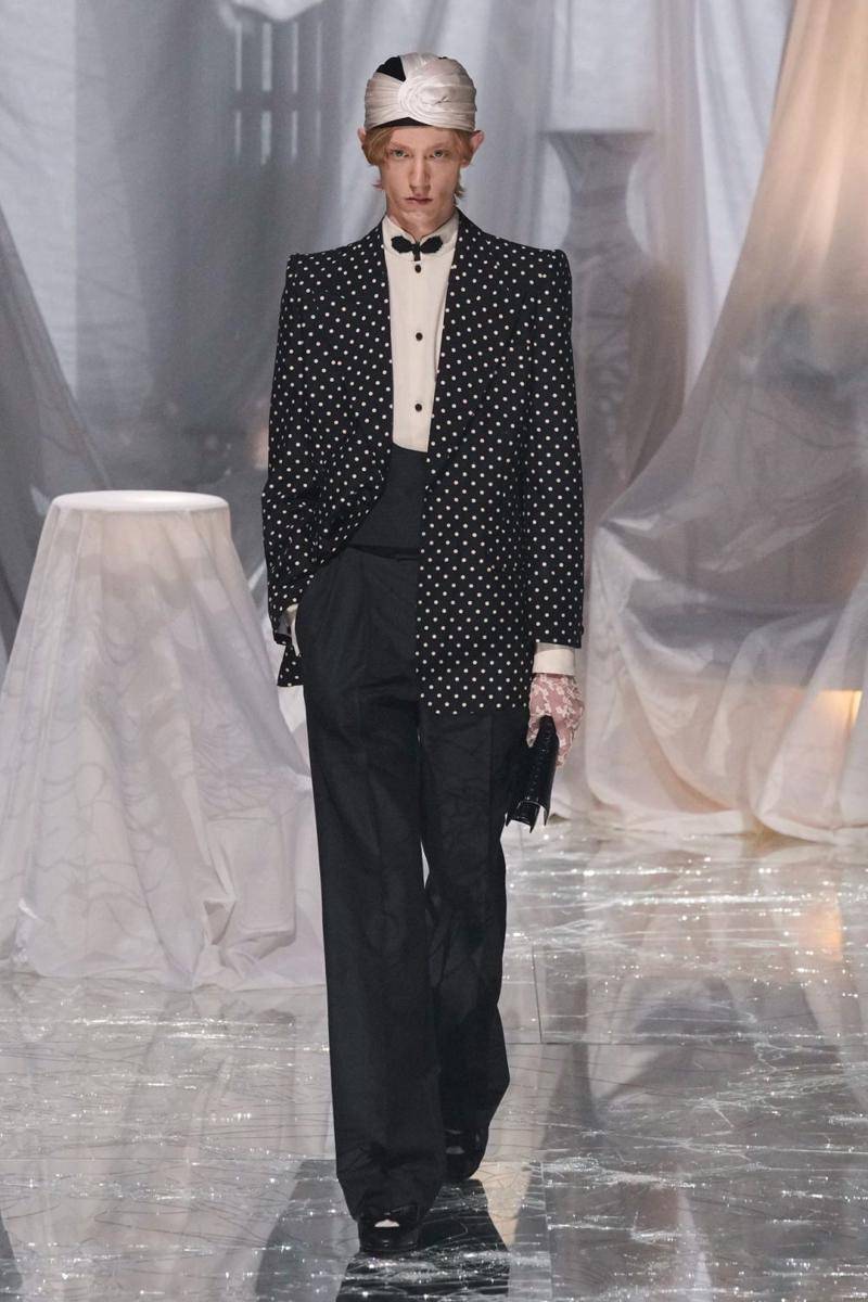 Valentino S/S '25 di Paris Fashion Week 2024 (dok. Valentino)