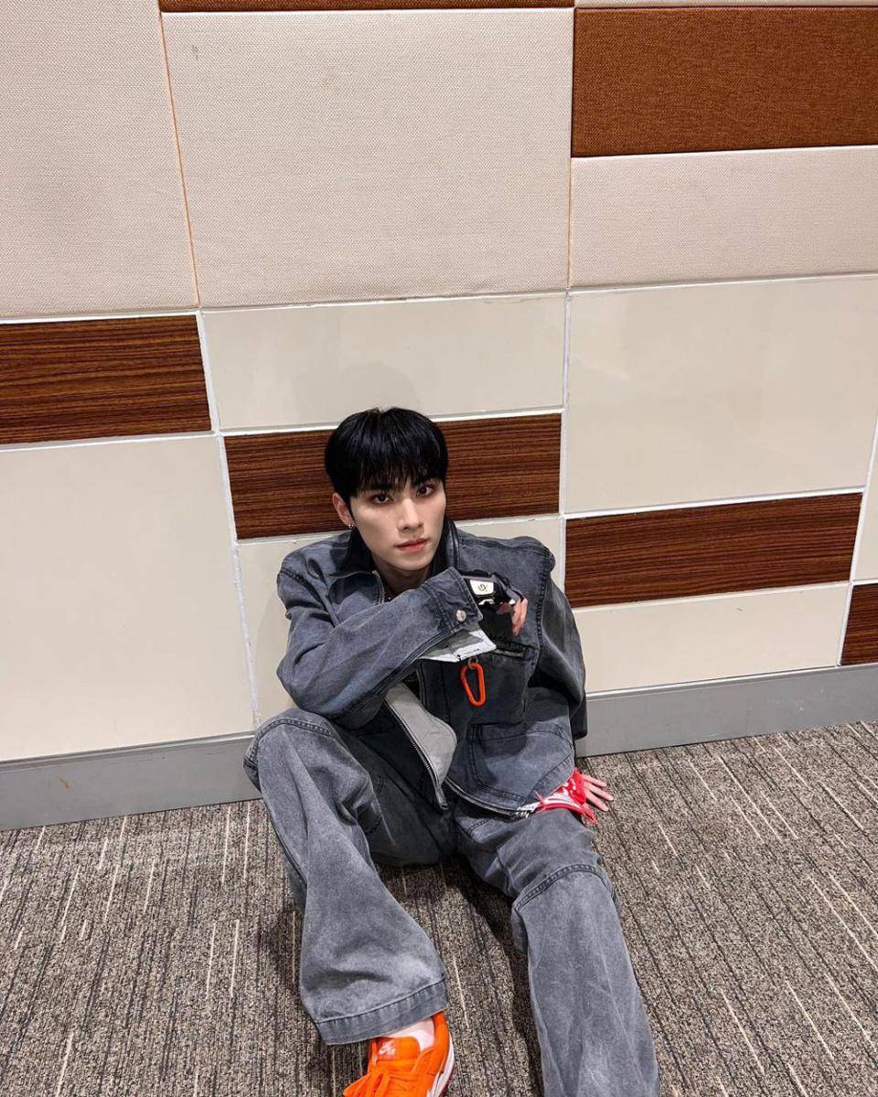 ide gaya hangout ala Xiaojun WayV (instagram.com/djxiao_888)