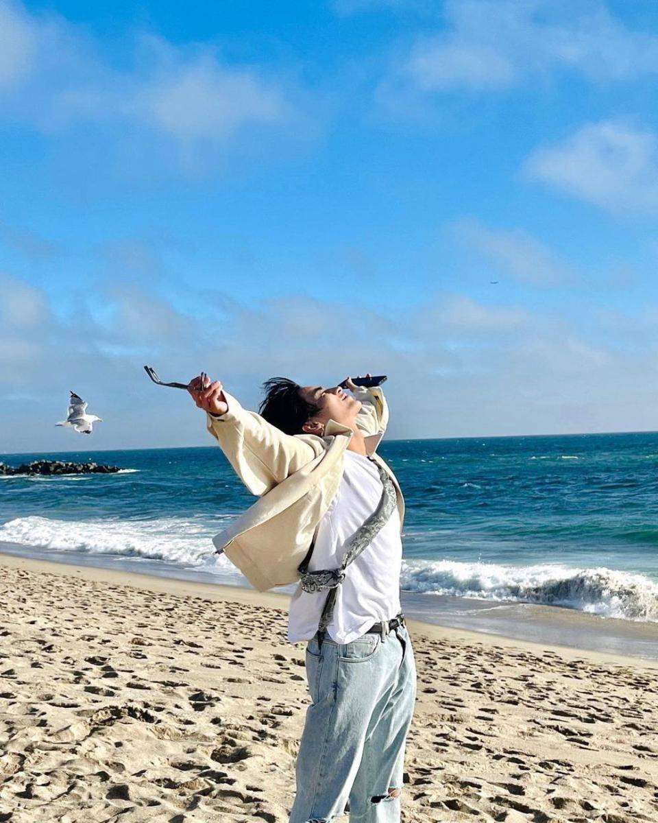 ide gaya hangout ala Xiaojun WayV (instagram.com/djxiao_888)