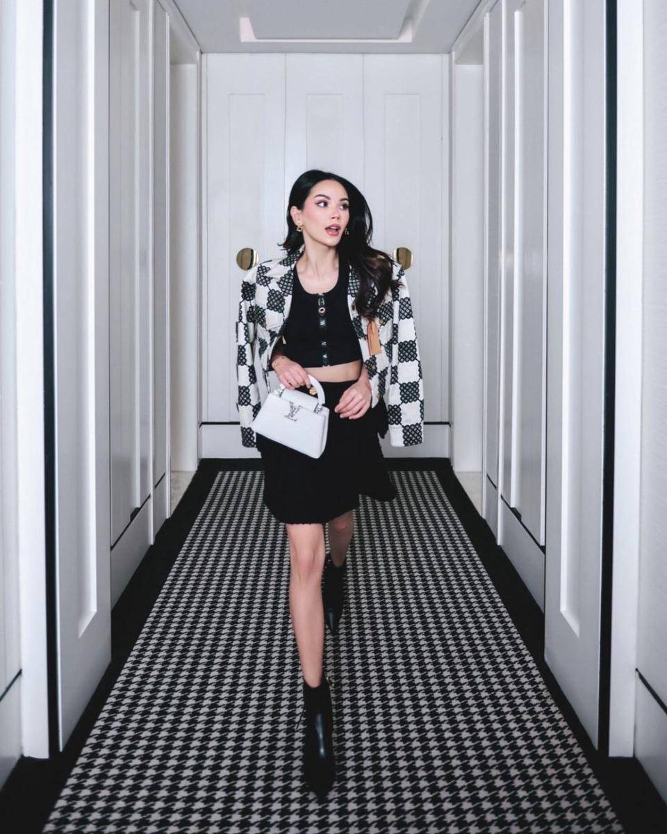 padu padan pattern outfit ala Alyssa Daguise (instagram.com/alyssadaguise)