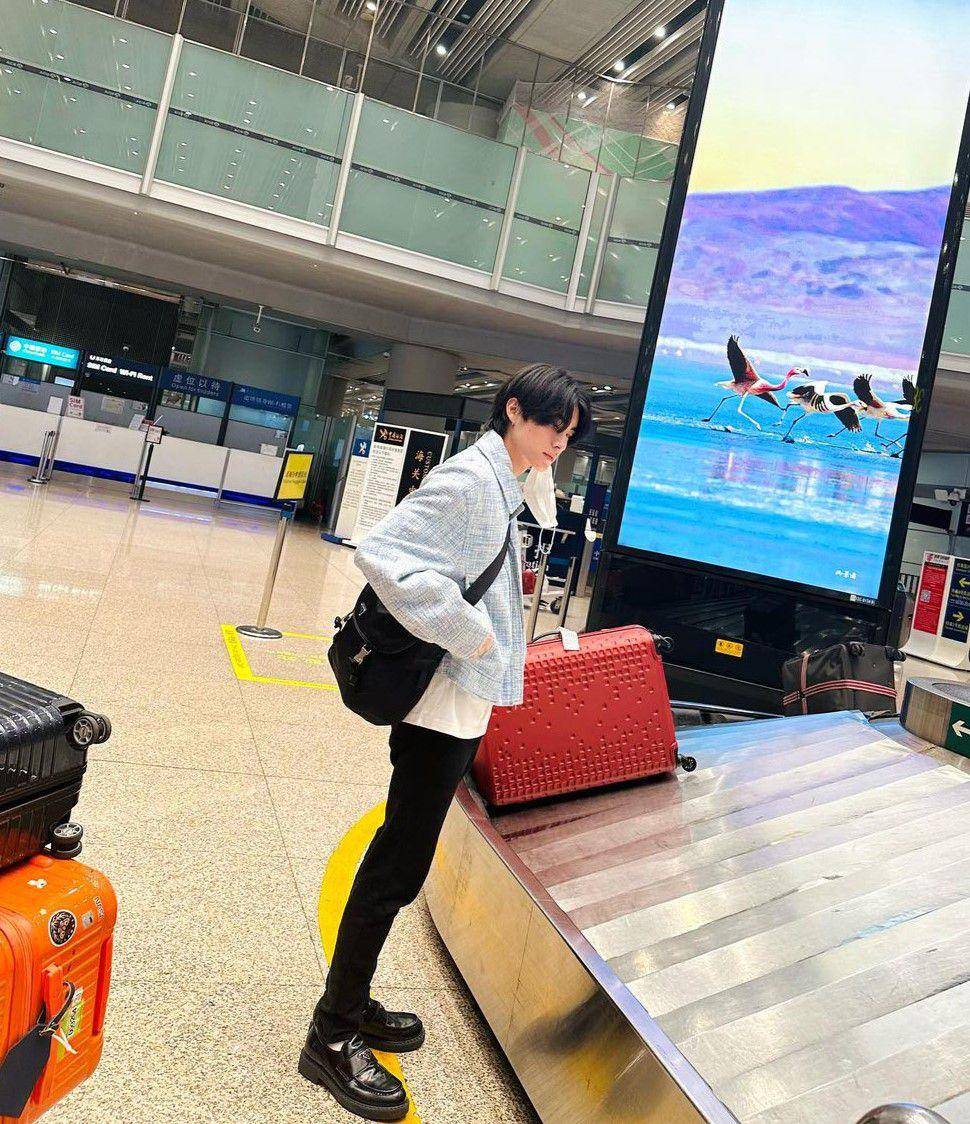 ide gaya hangout ala Xiaojun WayV (instagram.com/djxiao_888)