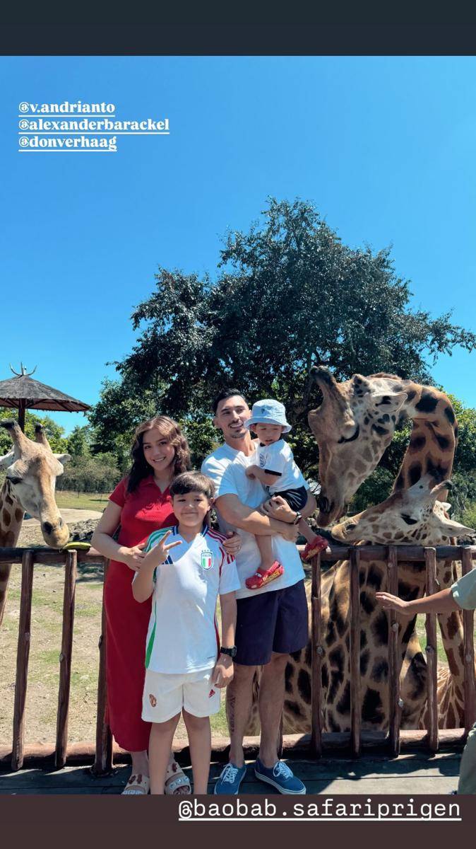 Potret keluarga Jessica Iskandar ke taman safari (instagram.com/inijedar)