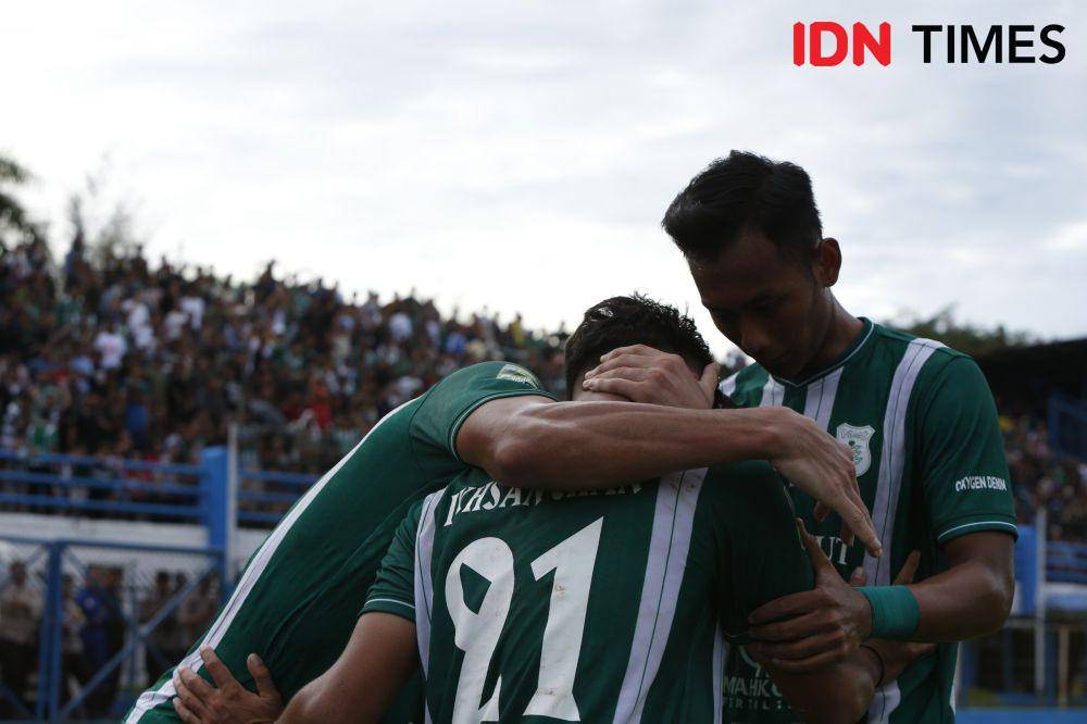 PSMS Tahan Sriwijaya Tanpa Gol di Palembang