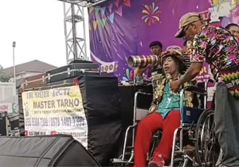 Kabar Terkini Pak Tarno, Manggung Pakai Kursi Roda Usai Stroke Keempat