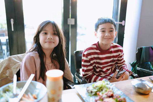 7 Potret Rafathar dan Gempi di Berlin, Love Next Door Versi Real Life?
