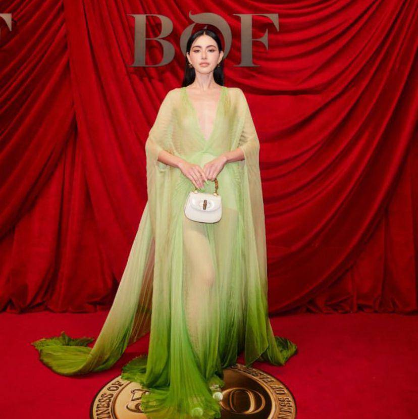 potret Davika Hoorne di Paris Fashion Week 2024 (instagram.com/davikah)