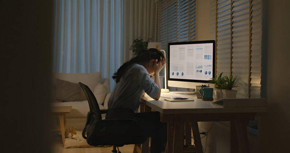 ilustrasi burnout pada freelancer (istock.com/ChayTee)