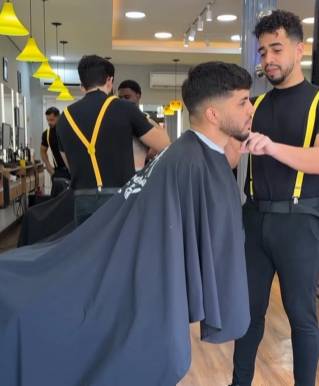 potret lucu cowok pas potong rambut (instagram.com/hairstyle_marou)