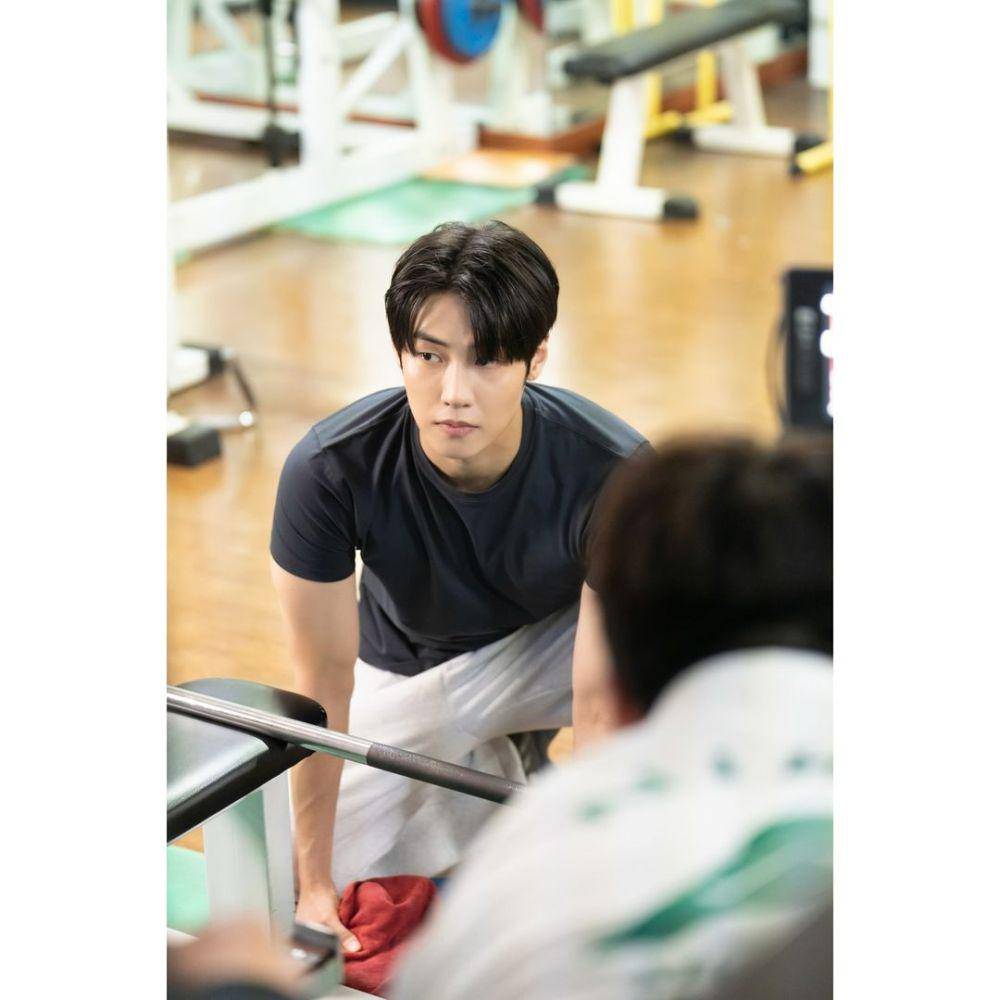 Lee Seung Hyub di drama Love Next Door (instagram.com/fnc_fishandcake)