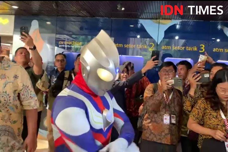 Jamaludin Malik Jadi Ultraman saat Dilantik Jadi Anggota DPR RI