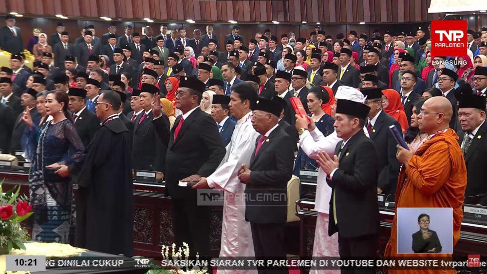 Top 5: Daftar Anggota DPR Tertua-Termuda hingga Gelar Doktor Raffi
