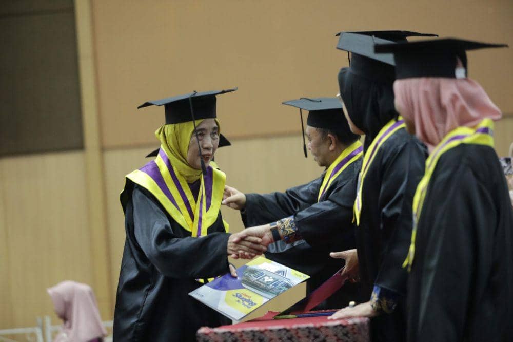 BKKBN Sulsel menggelar Wisuda Sekolah Lansia tingkat provinsi, Selasa (1/10/2024)/Istimewa